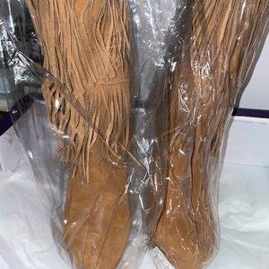 Brand new still in box mojo Moxy tan fringe boots